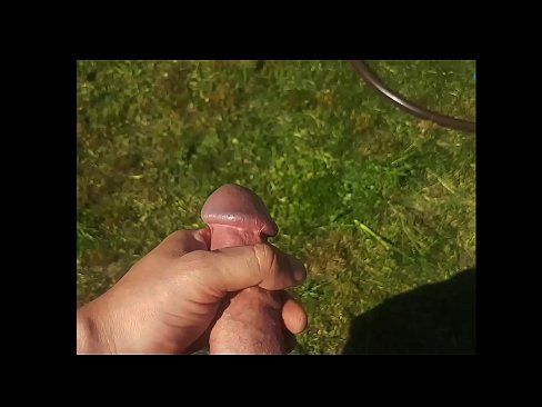 ❤️ Una guapa calenta es folla el seu cony rosa i es corre amb un esquitxat en un jardí d'estiu ❤️❌ Porno dur al ca.myinvest.top