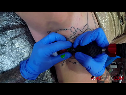 ❤️ La bomba Sully Savage, molt tatuada, es va tatuar al clítoris ❤️❌ Porno dur al ca.myinvest.top
